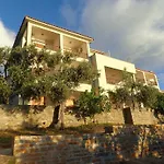 Faros 2* Milopótamos