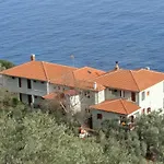Hotel Faros 2*