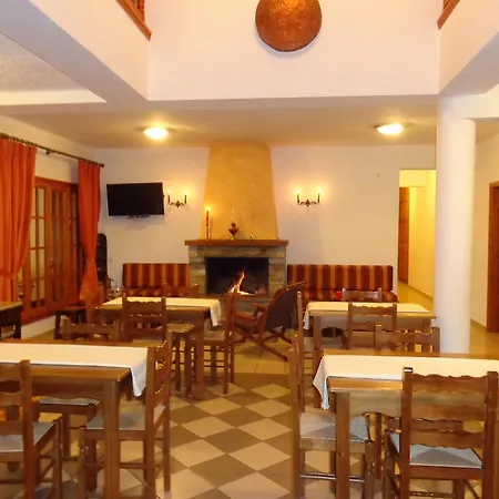 Hotel Faros 2*