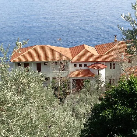 Hotel Faros 2*