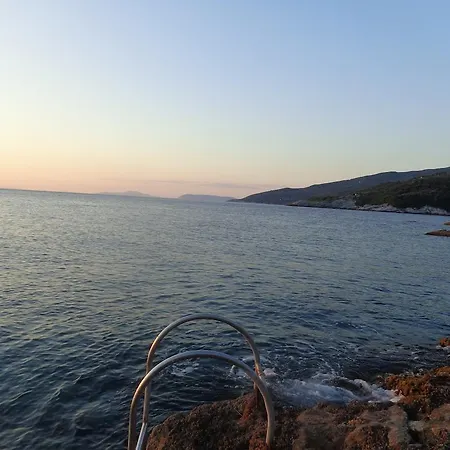 Faros فندق