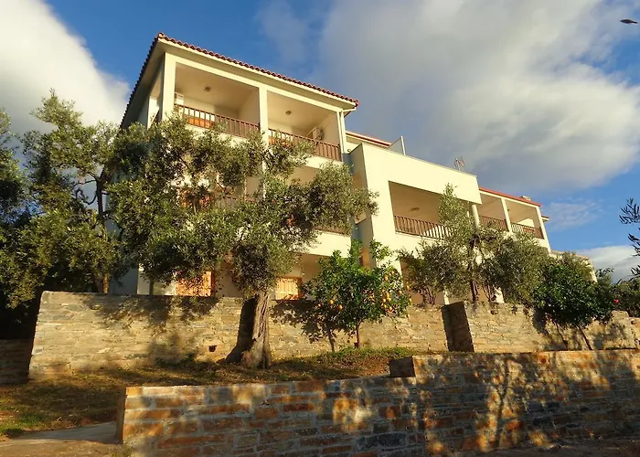 Faros 2* Milopótamos